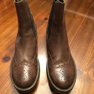 Donna Piu wingtip booties